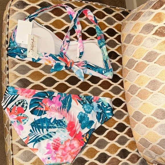 New Raisins Girls - Picture 2 of 8